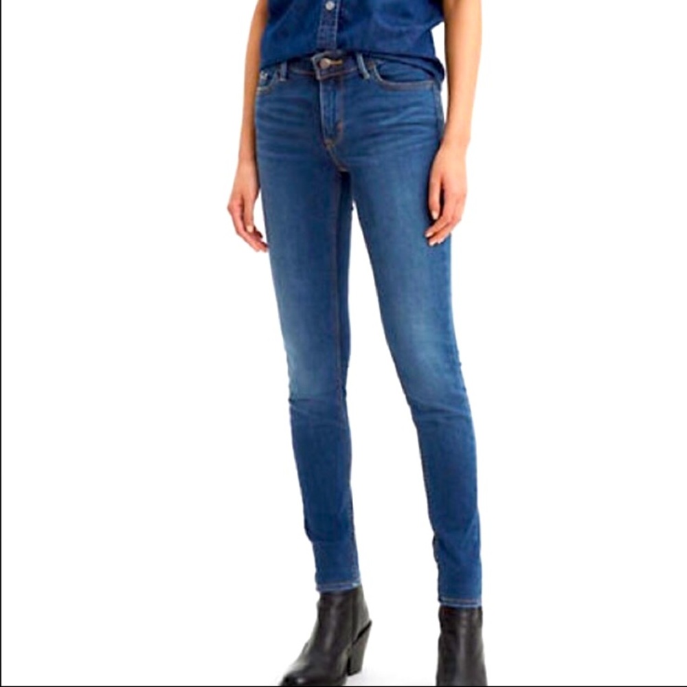 Levi’s 710 Mid Rise Skinny Jeans Size 26